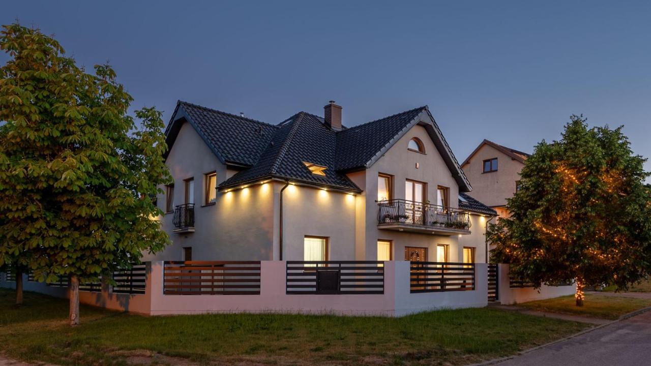Seaesta Darlowo - Komfortowe Pokoje I Apartamenty Exterior photo